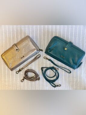 TWO The Sak Wallet Crossbody Wristlet Silver & Teal